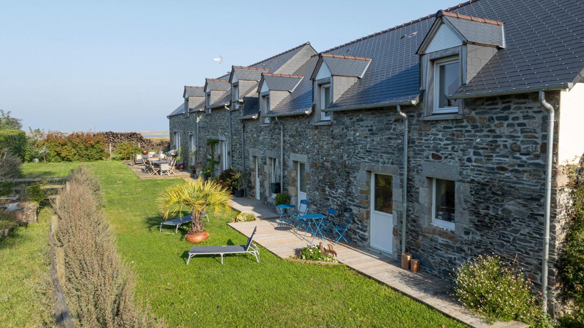 Le Bout Du Monde Bed and Breakfast Bricqueville-sur-Mer Exteriör bild